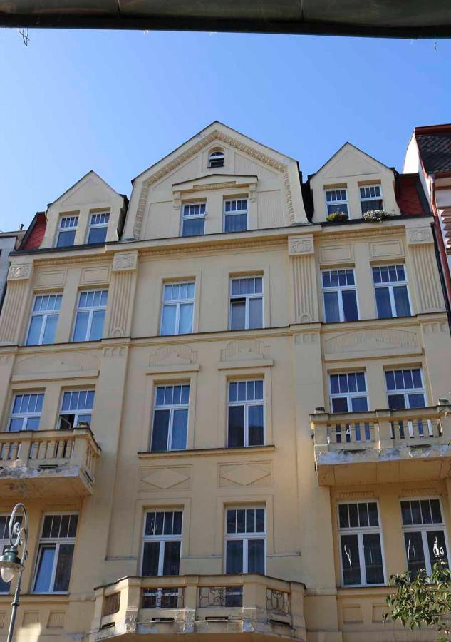 Retro Big Apartment With Two Balconies And Lift Karlovy Vary Exterior foto